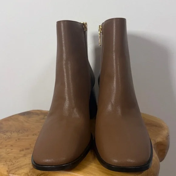 NWT Coach Brown Shana Booties - Picture 4 of 12